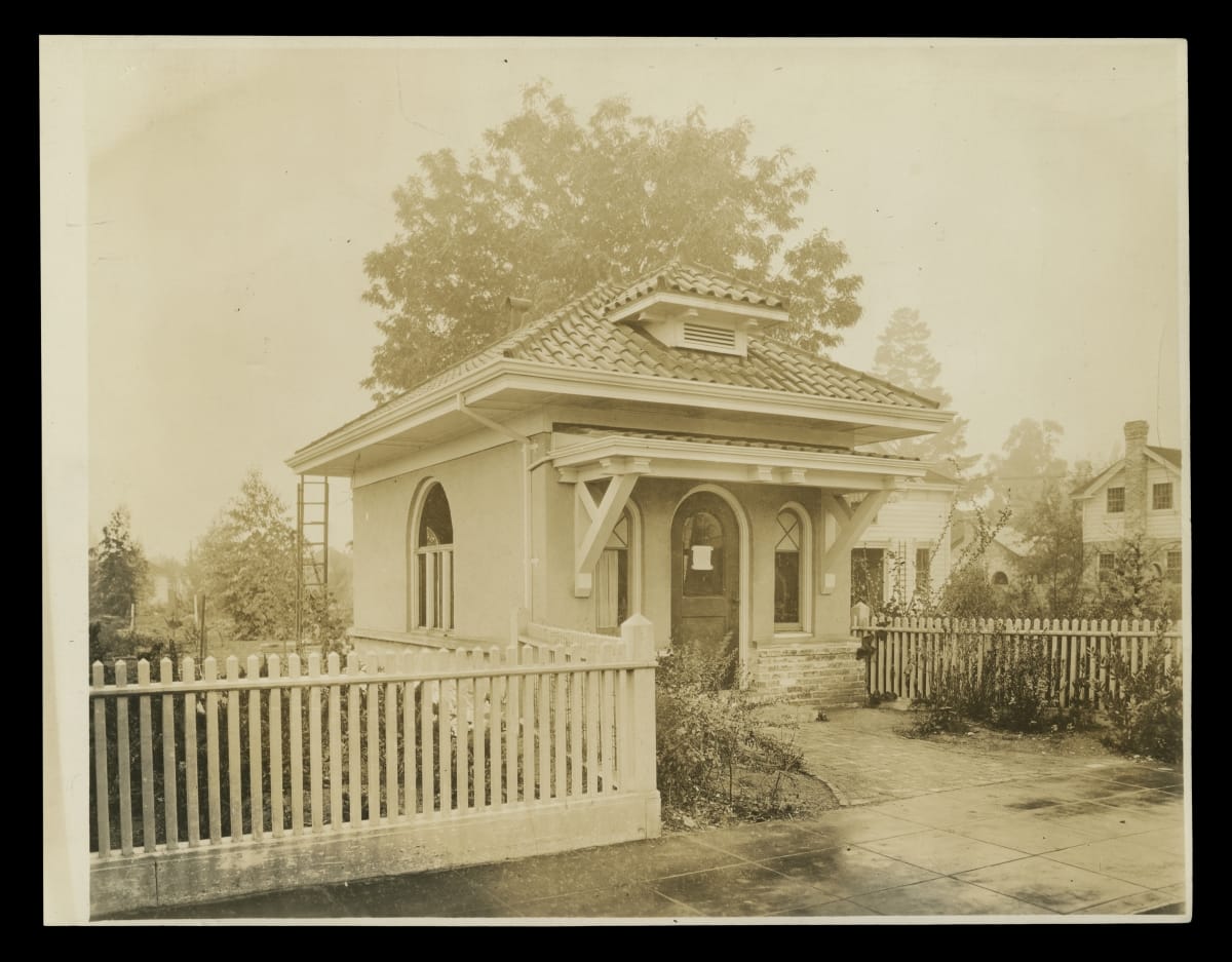 Burbank Experimental Gardens Information Office, 1928