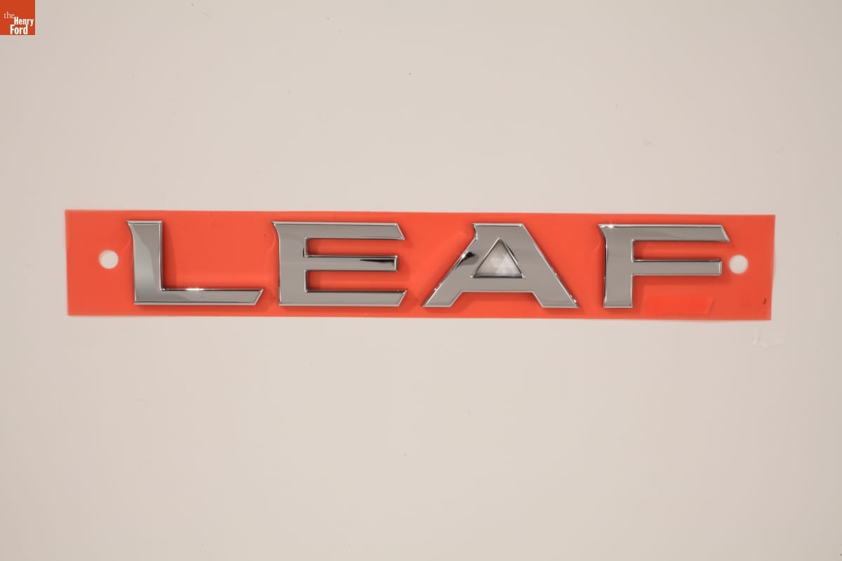 Nissan Leaf Emblem, 2011