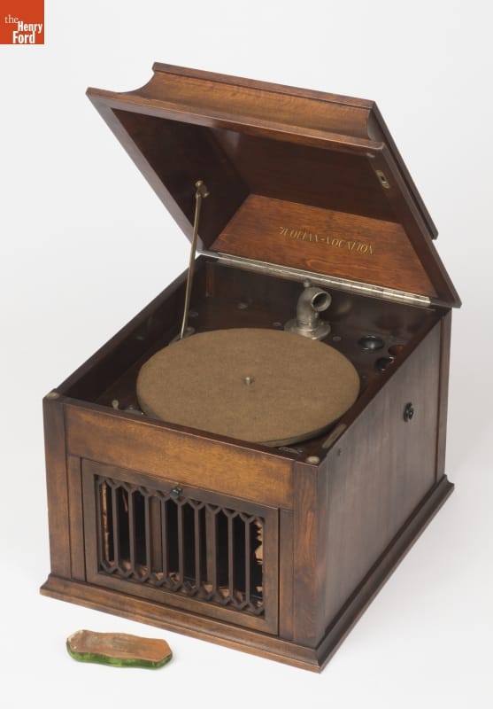 Aeolian-Vocalion Phonograph, Model E, circa 1915