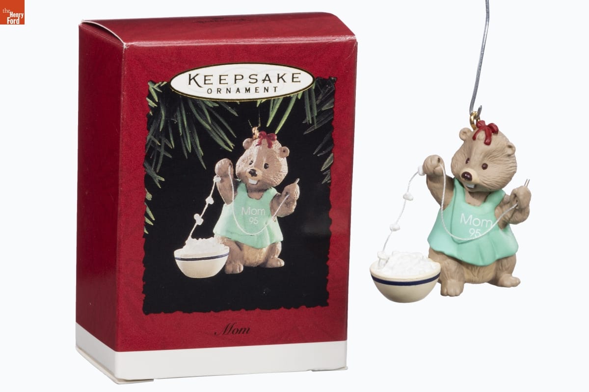 Hallmark "Mom" Christmas Ornament, 1995