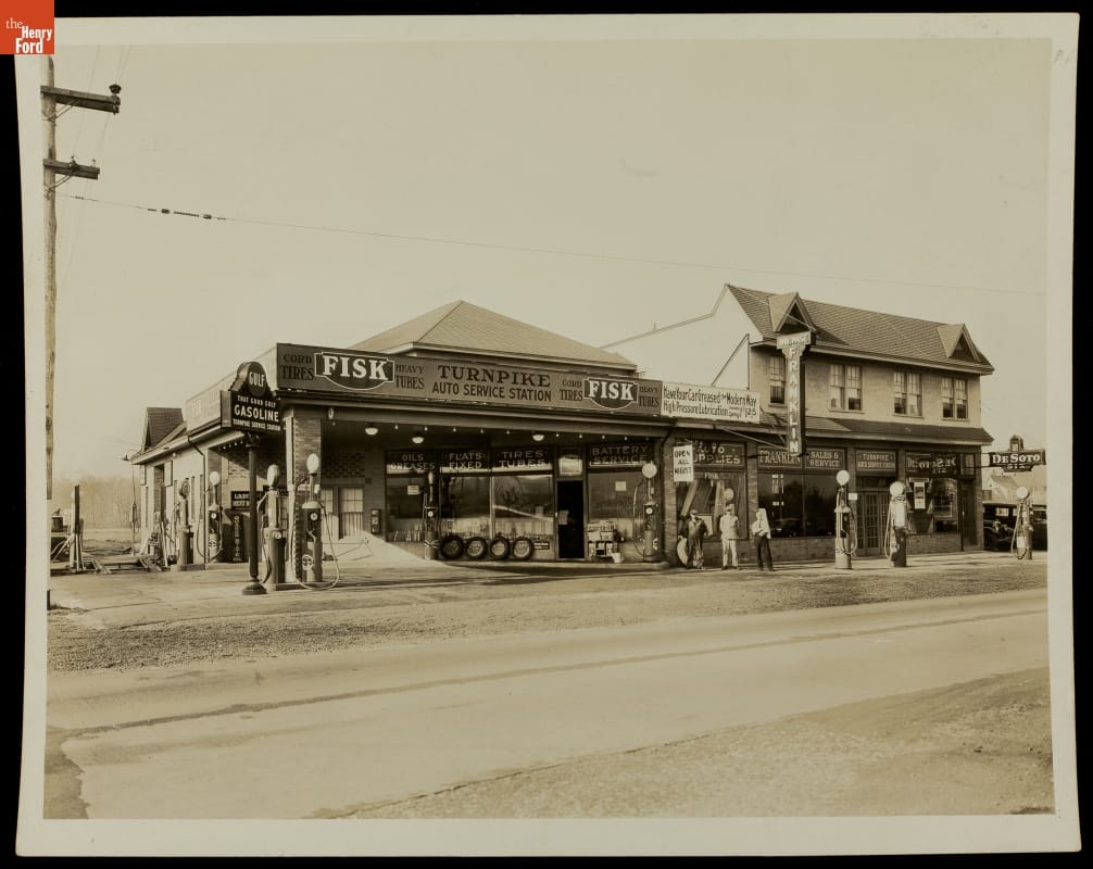 Turnpike Auto Service Station, Huntington, New York, circa 1940