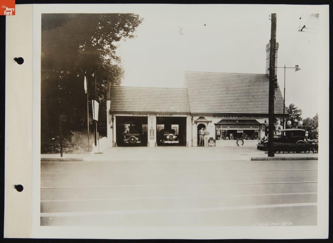 Super Service Station, 1933