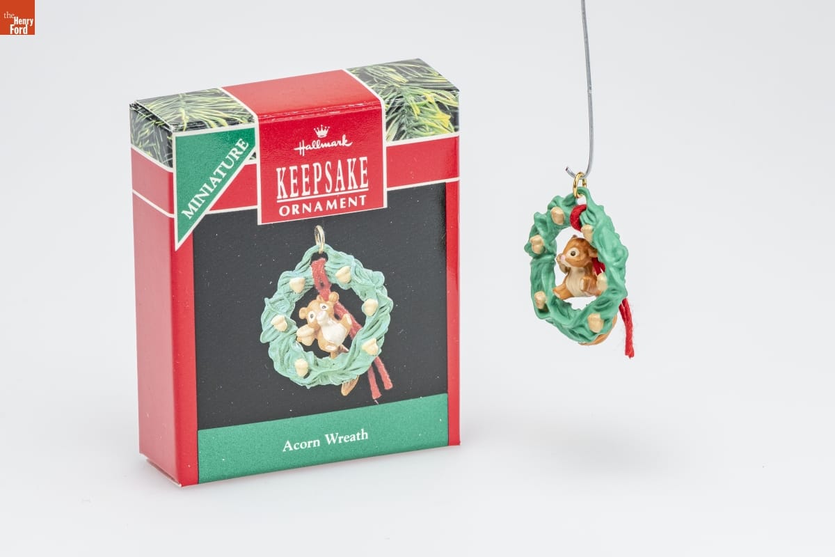 Hallmark "Acorn Wreath" Miniature Christmas Ornament, 1990