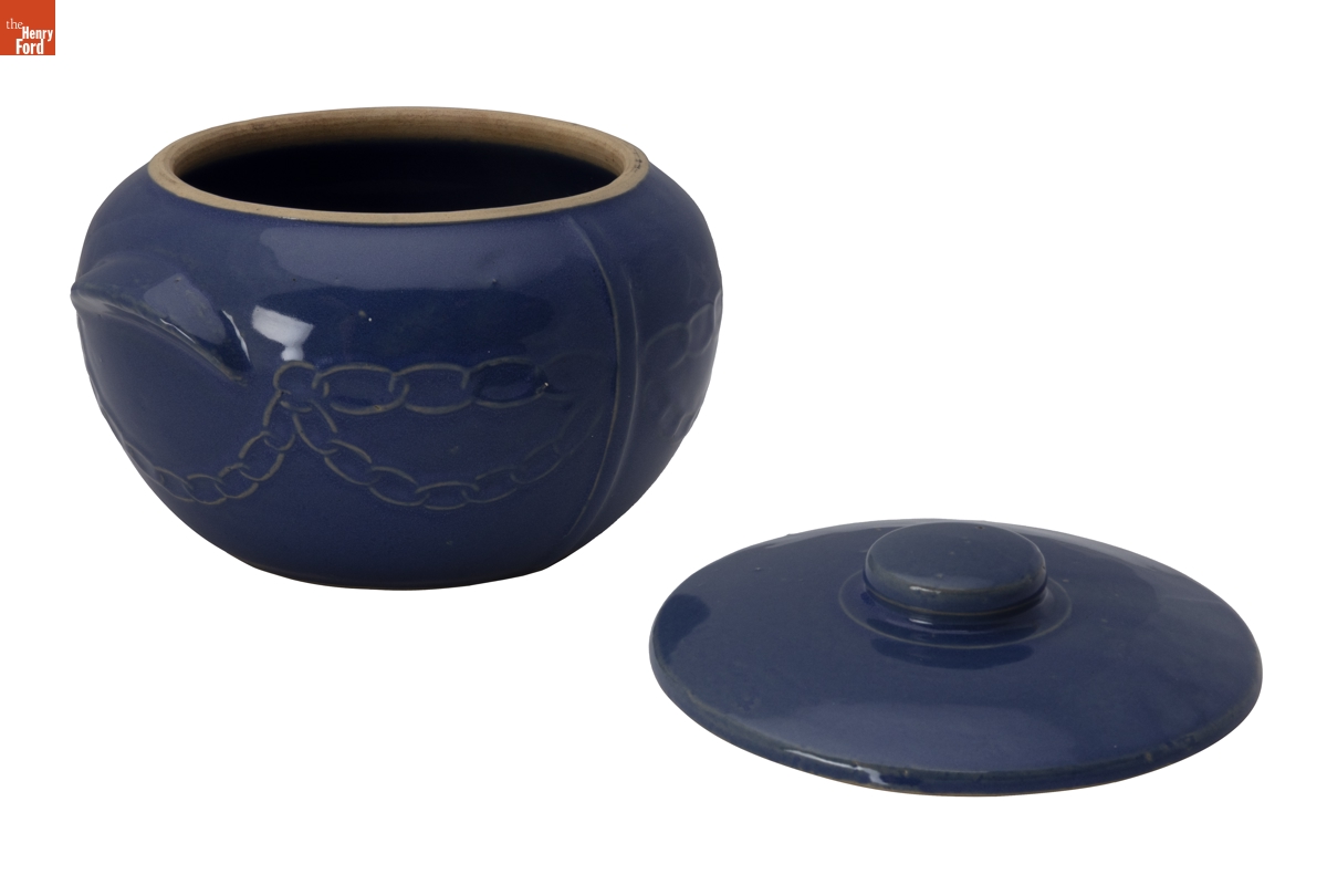 "Chain Pattern" Beanpot, 1935-1940