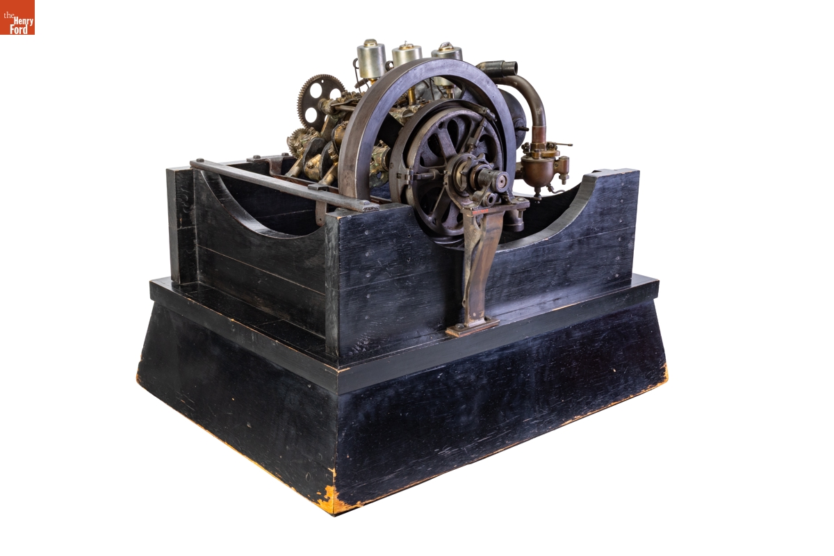 Duryea 3-Cylinder Automobile Engine, circa 1915
